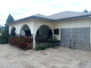 5bdrm House in Kwabenya Acp, Ga East Municipal for sale