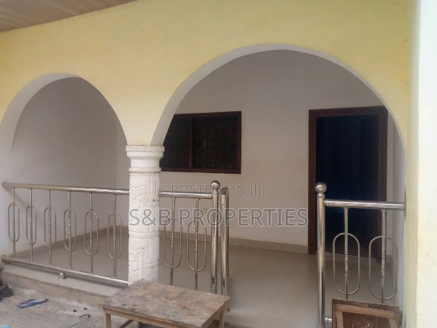 5bdrm House in Kwabenya Acp, Ga East Municipal for sale