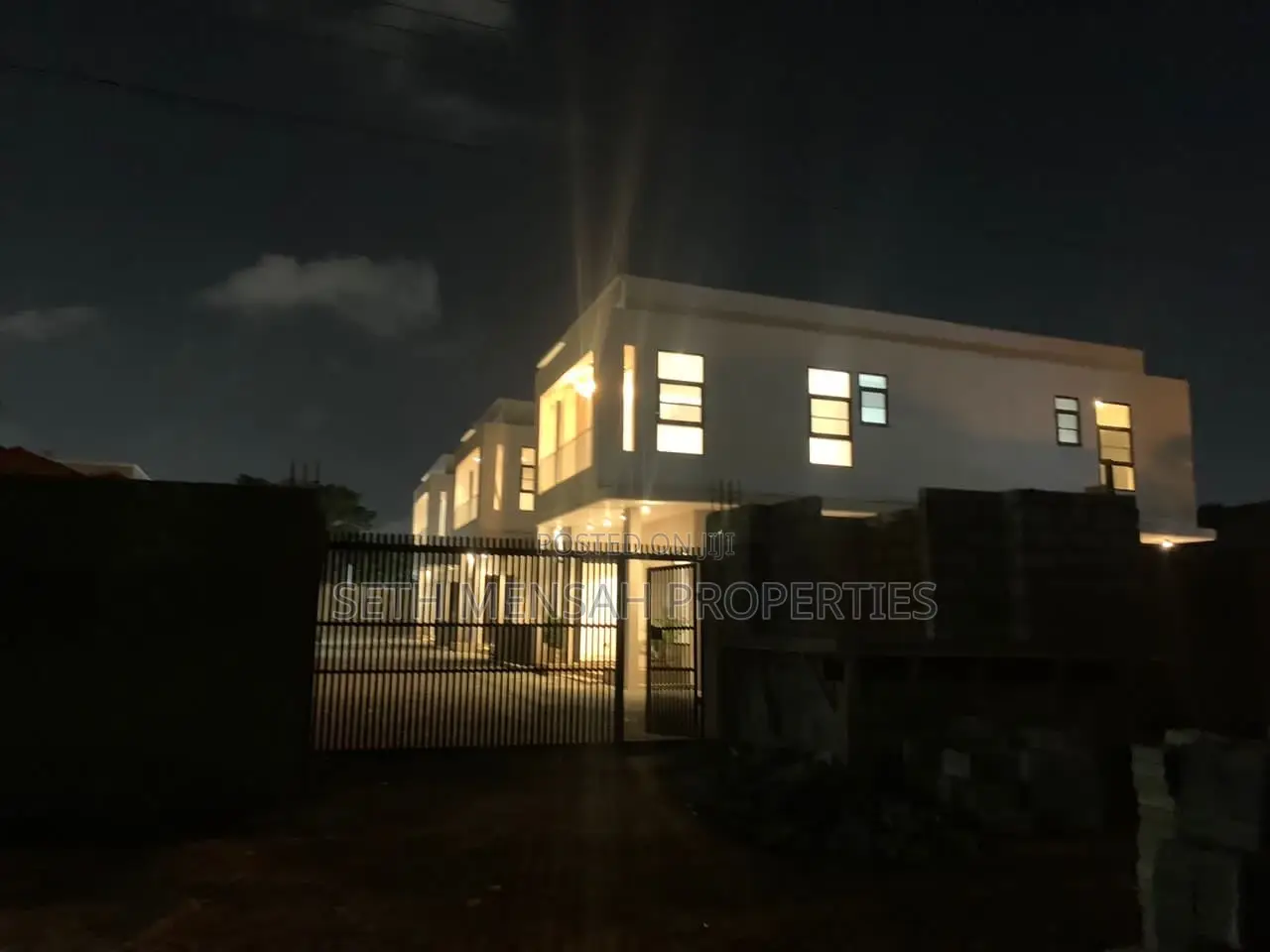 3bdrm House in 3 Bedroom House for for Sale