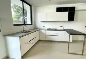 4bdrm Townhouse/Terrace in Cantonments for Rent