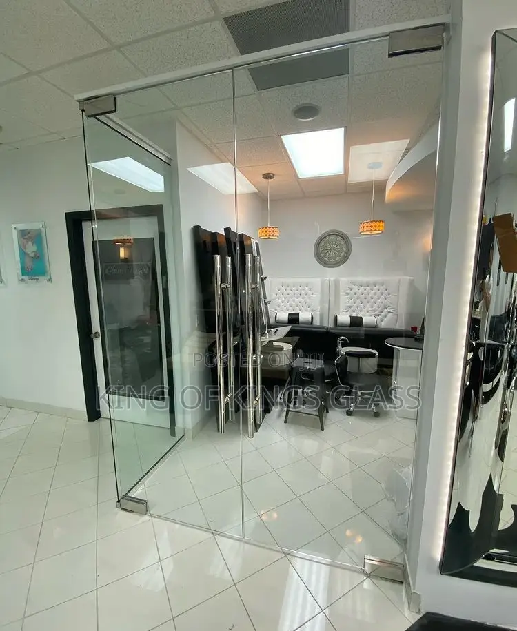 Frameless Shower Case and Doors