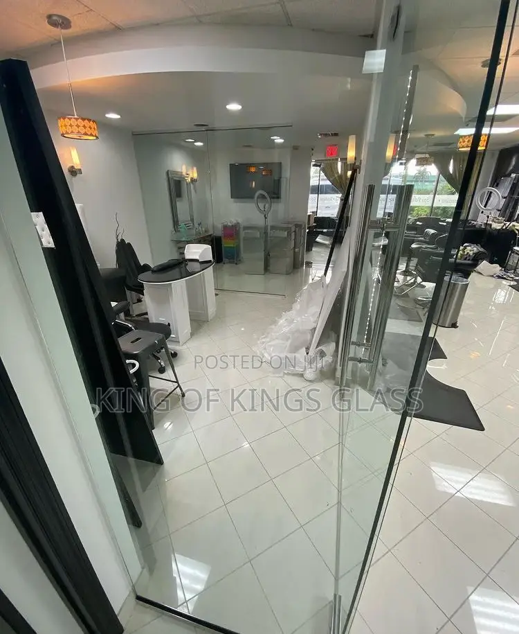 Frameless Shower Case and Doors