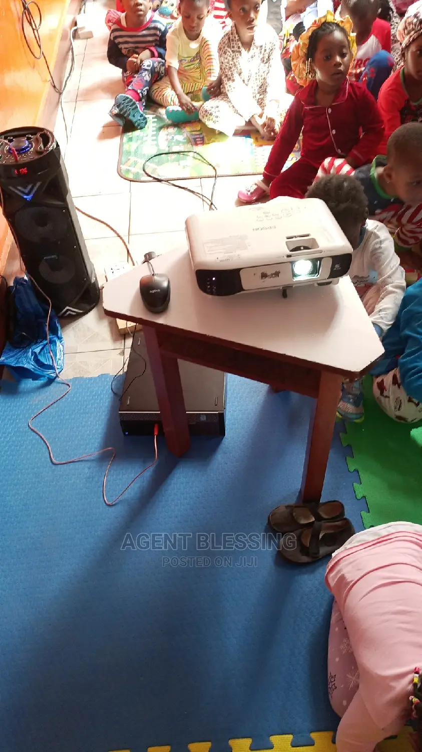Projector(Gh400) + Screen(Gh200) Rentals in Tema and Accra