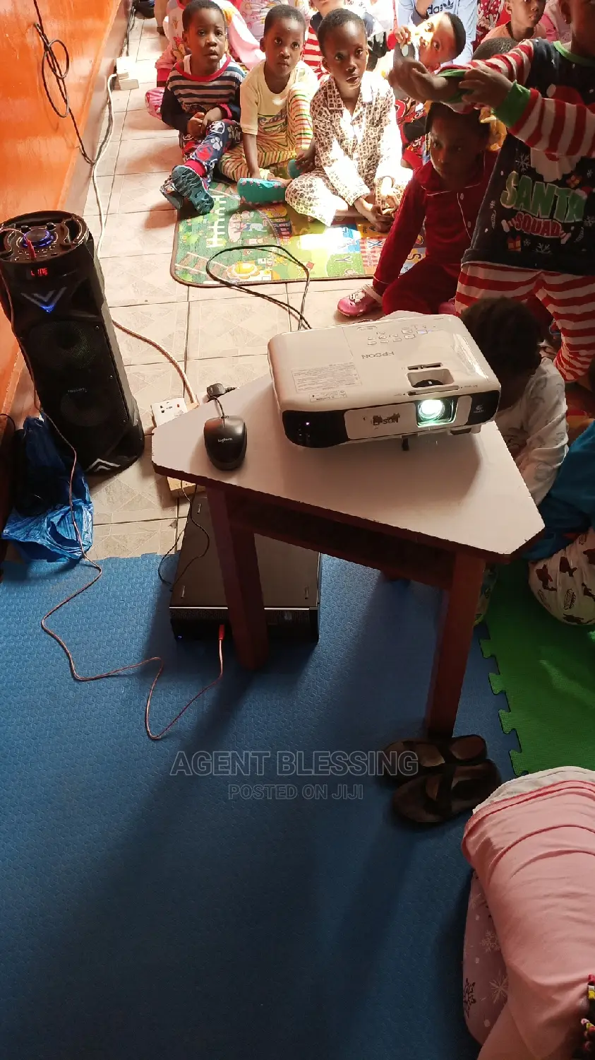Projector(Gh400) + Screen(Gh200) Rentals in Tema and Accra