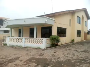 6bdrm House in Community 18, Spintex for rent