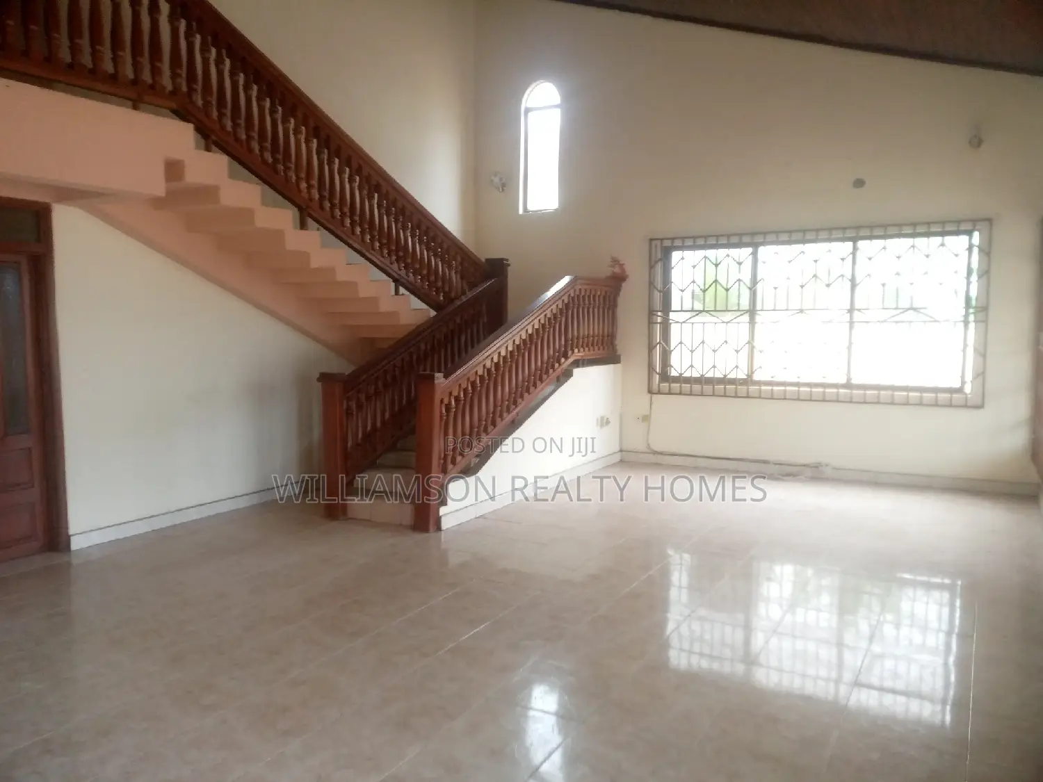 6bdrm House in Community 18, Spintex for rent