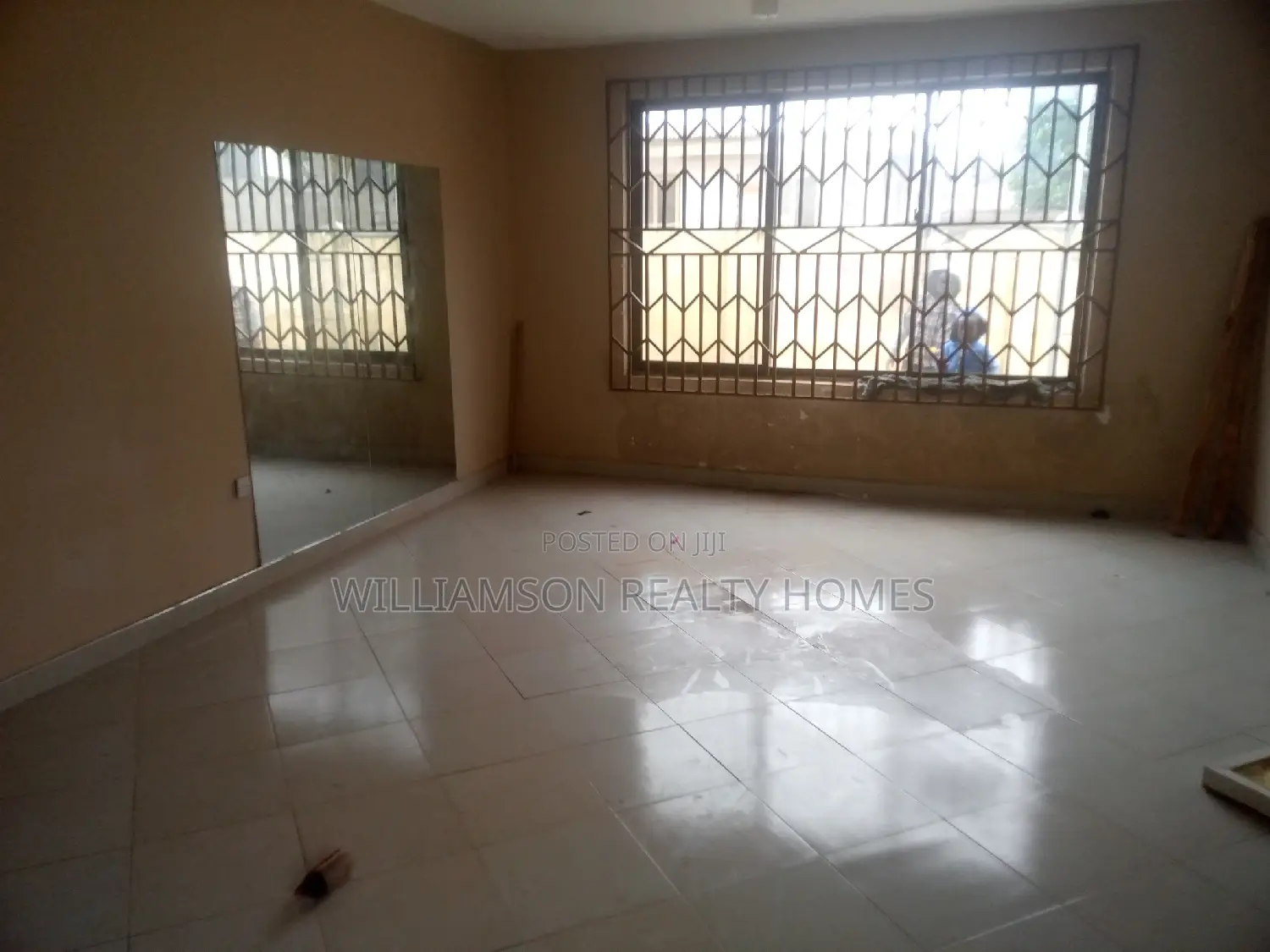 6bdrm House in Community 18, Spintex for rent
