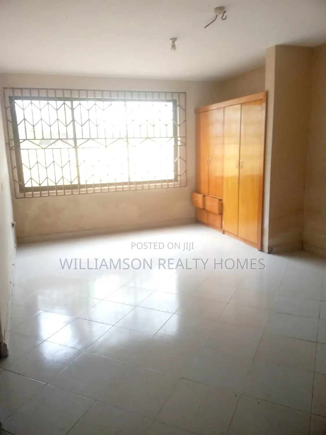 6bdrm House in Community 18, Spintex for rent