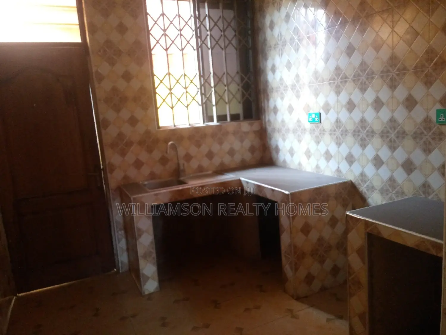 3bdrm Apartment in Hfc Estate Area, Spintex for rent