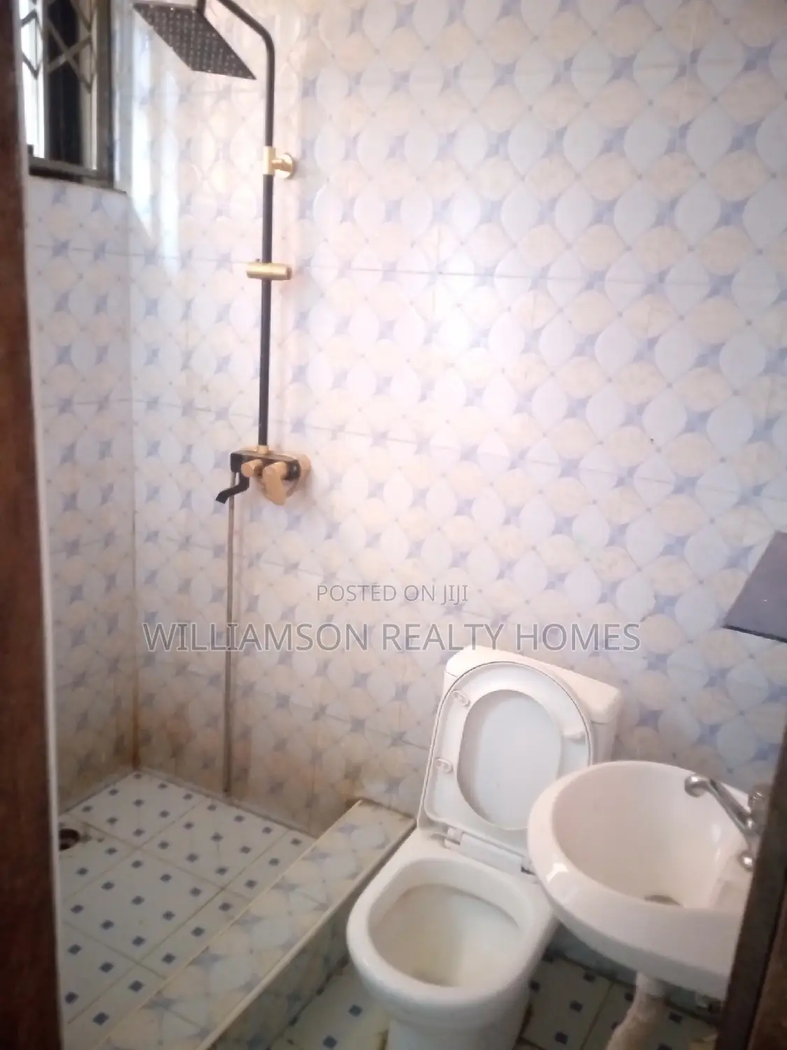 3bdrm Apartment in Hfc Estate Area, Spintex for rent