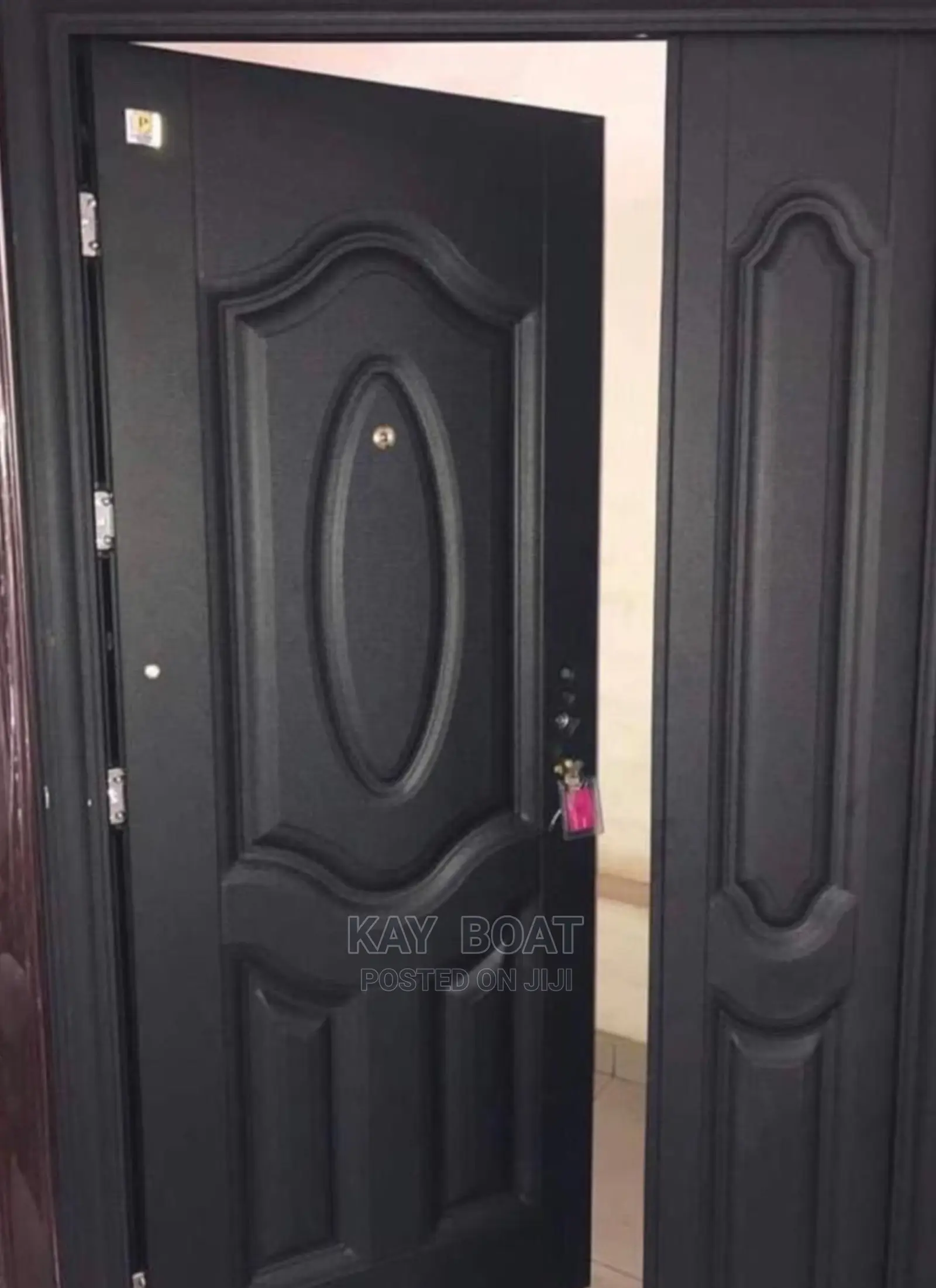 One and Half Door With Handle and Keys