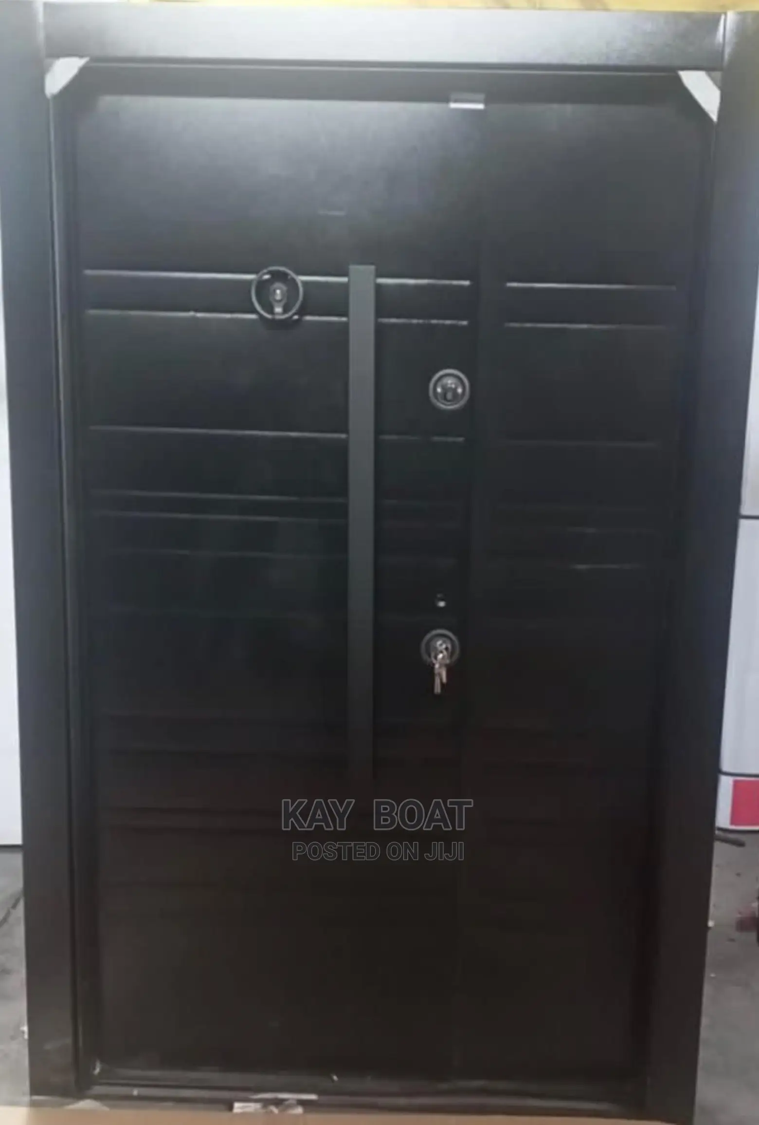 Heavy One and Half Door Available With All Accessories