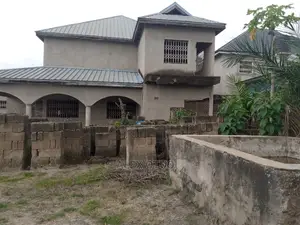 8bdrm House in Apatrapa Pokukrom, Kumasi Metropolitan for sale