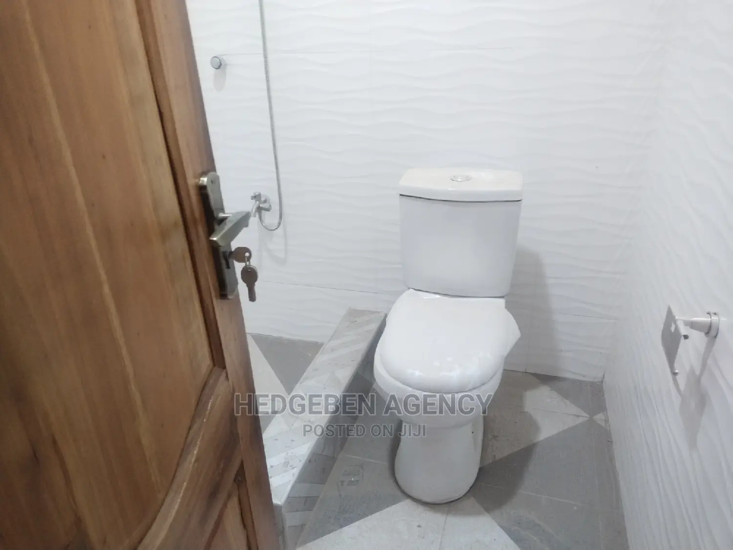 4bdrm Duplex in Oyarifa for rent