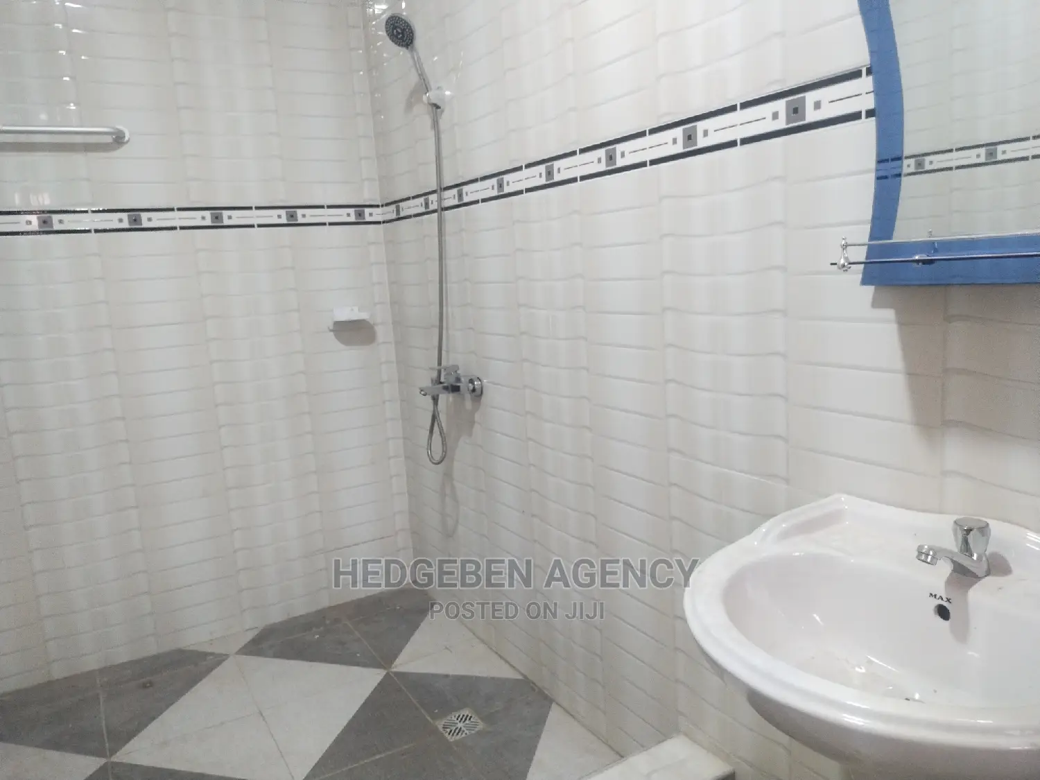 4bdrm Duplex in Oyarifa for rent