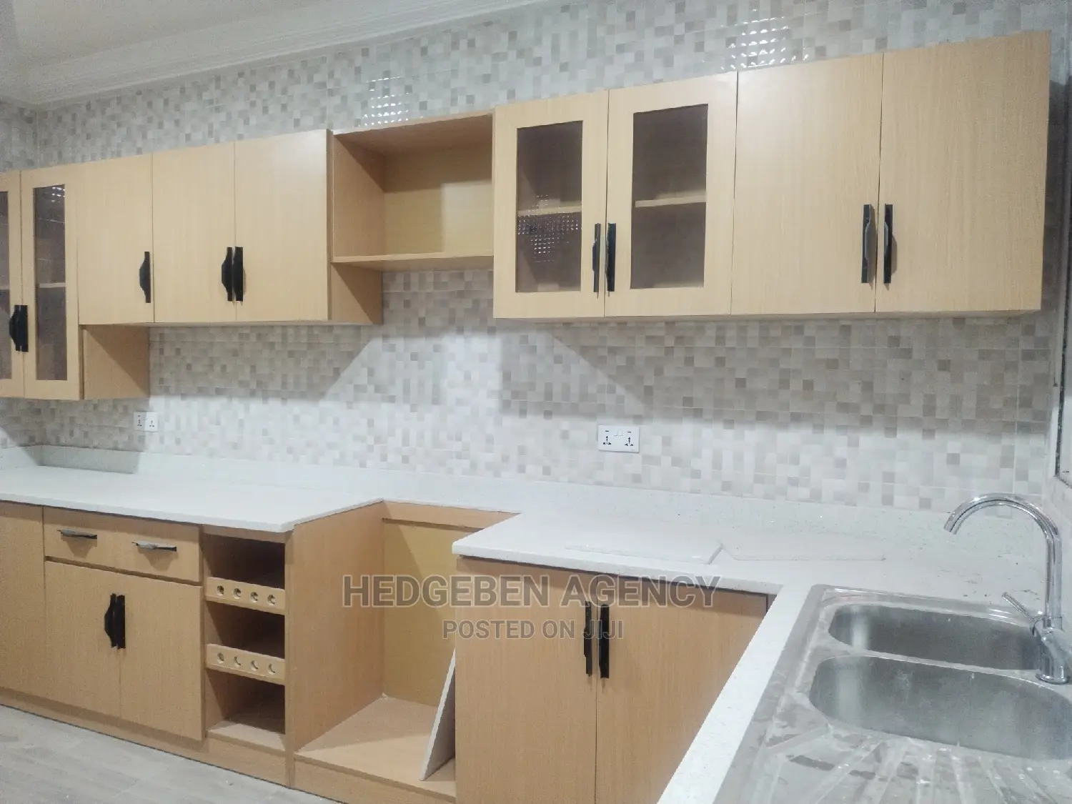 4bdrm Duplex in Oyarifa for rent