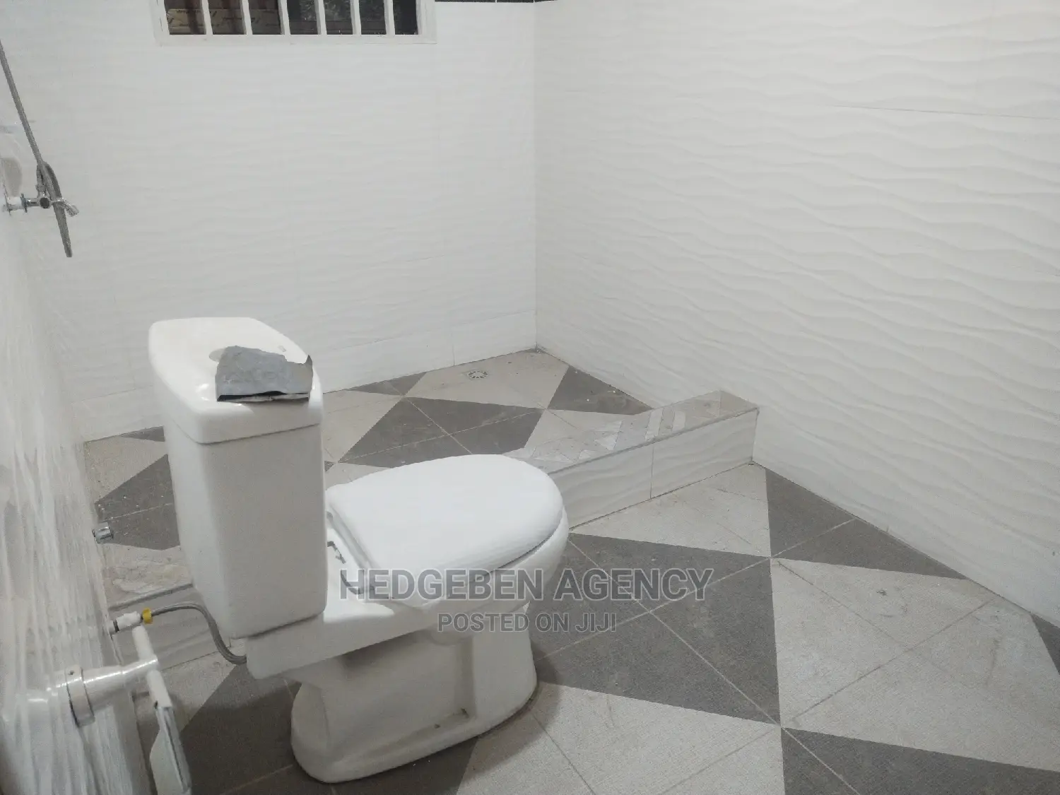 4bdrm Duplex in Oyarifa for rent