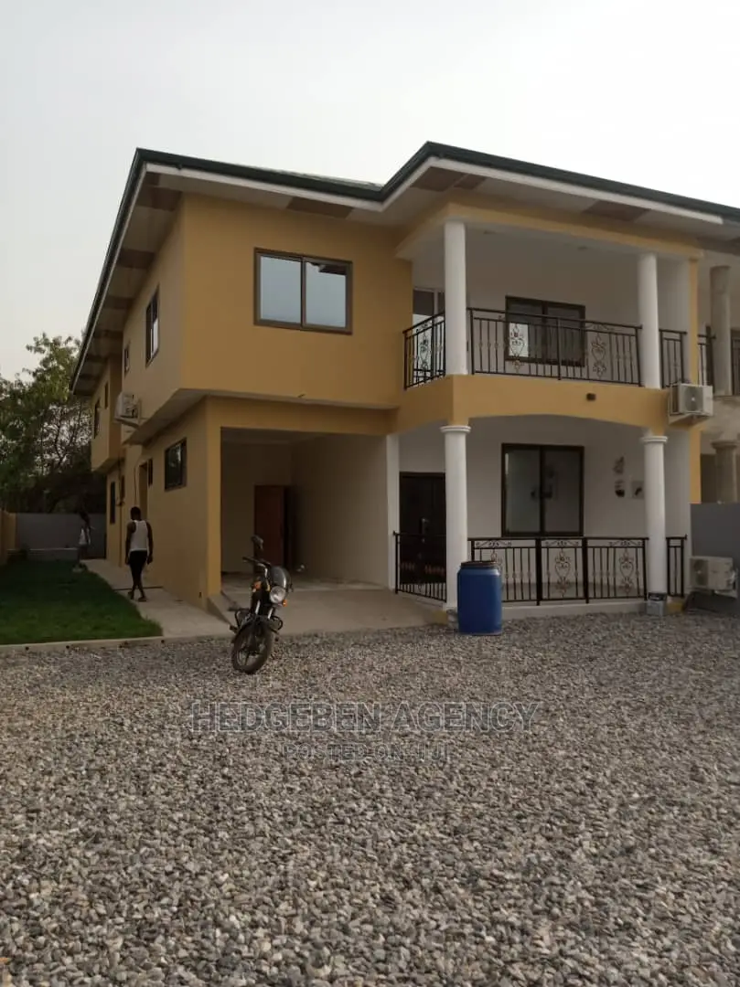 4bdrm Duplex in Oyarifa for rent