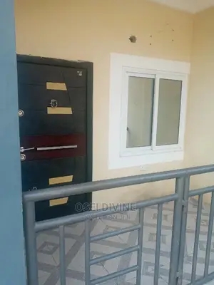 1yr Exe Chamber and Hall S/C Dansoman
