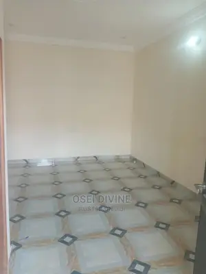 1yr Exe Chamber and Hall S/C Dansoman