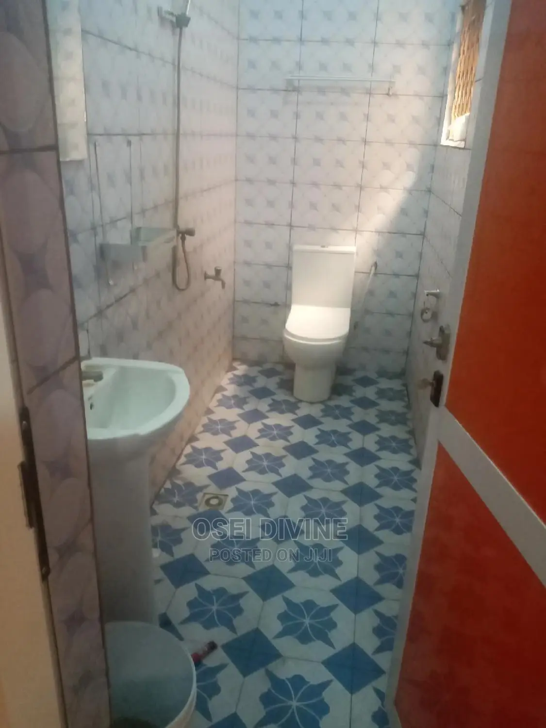 1yr Exe Chamber and Hall S/C Dansoman