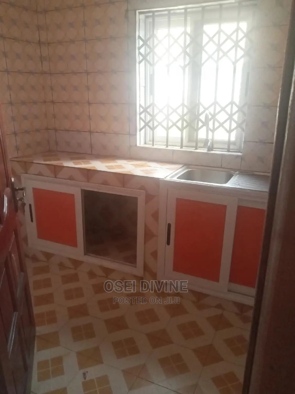 1yr Exe Chamber and Hall S/C Dansoman