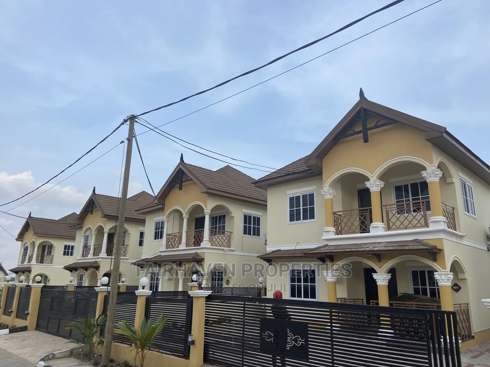 3bdrm Townhouse/Terrace in East Legon Hills for Rent