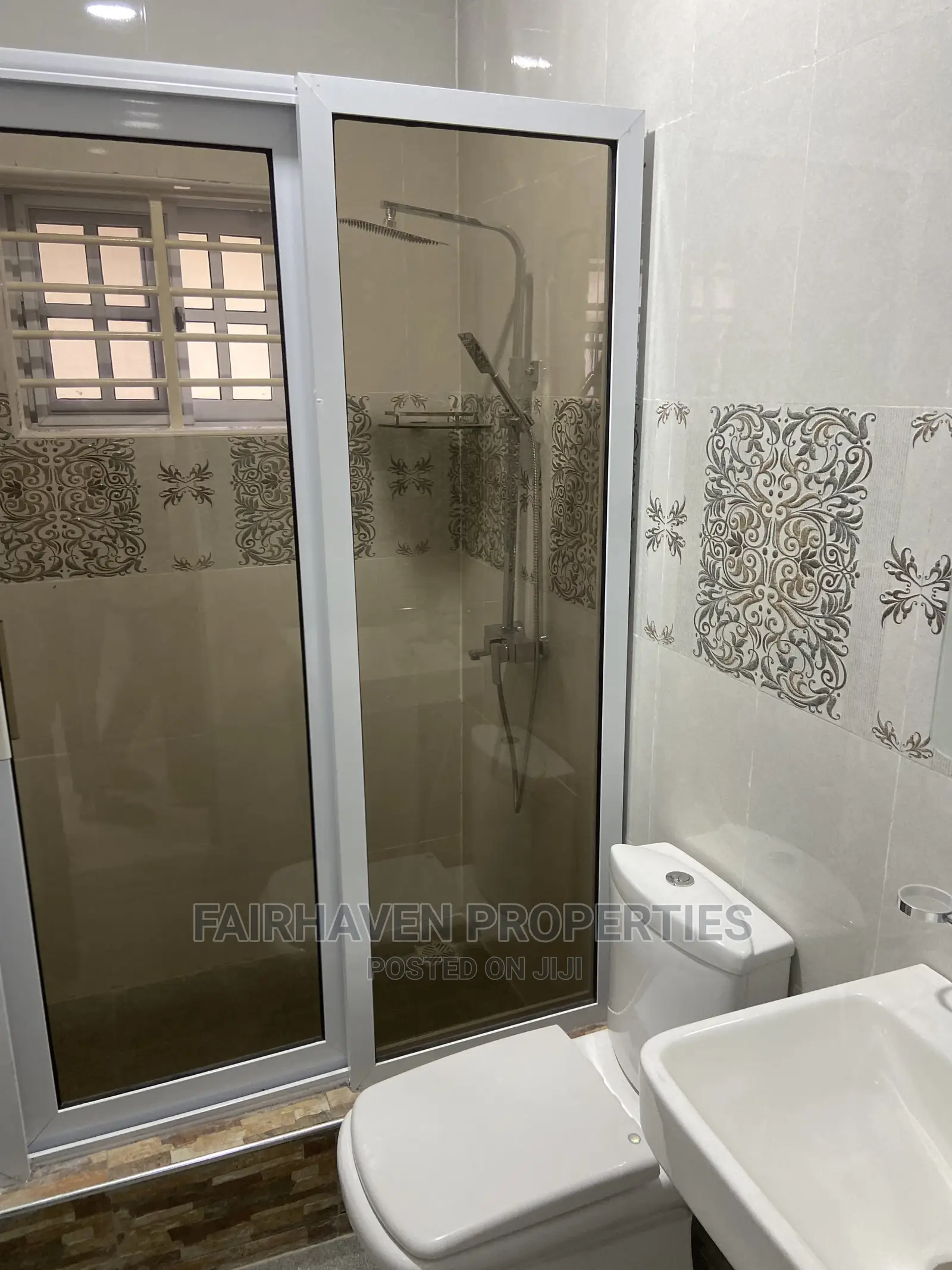 3bdrm Townhouse/Terrace in East Legon Hills for Rent