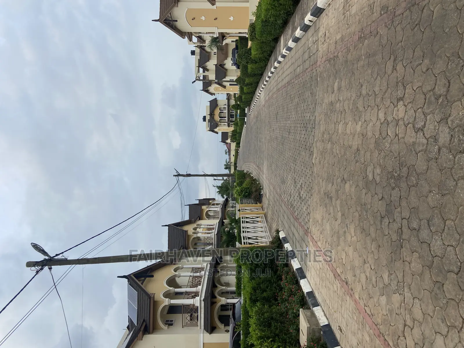 3bdrm Townhouse/Terrace in East Legon Hills for Rent