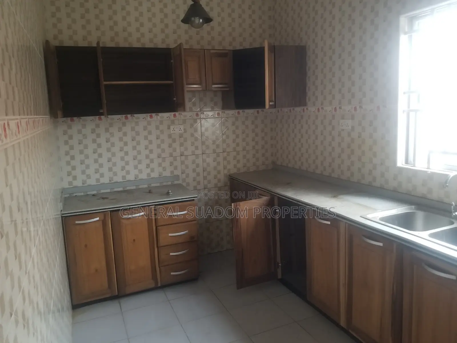3bdrm House in Suadom Properties, Tema Metropolitan for rent
