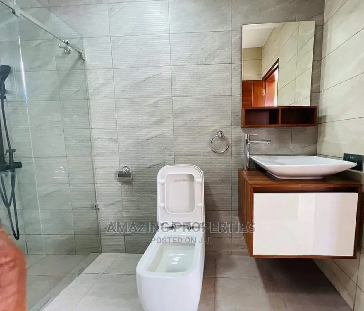 4bdrm House in East Legon for Rent
