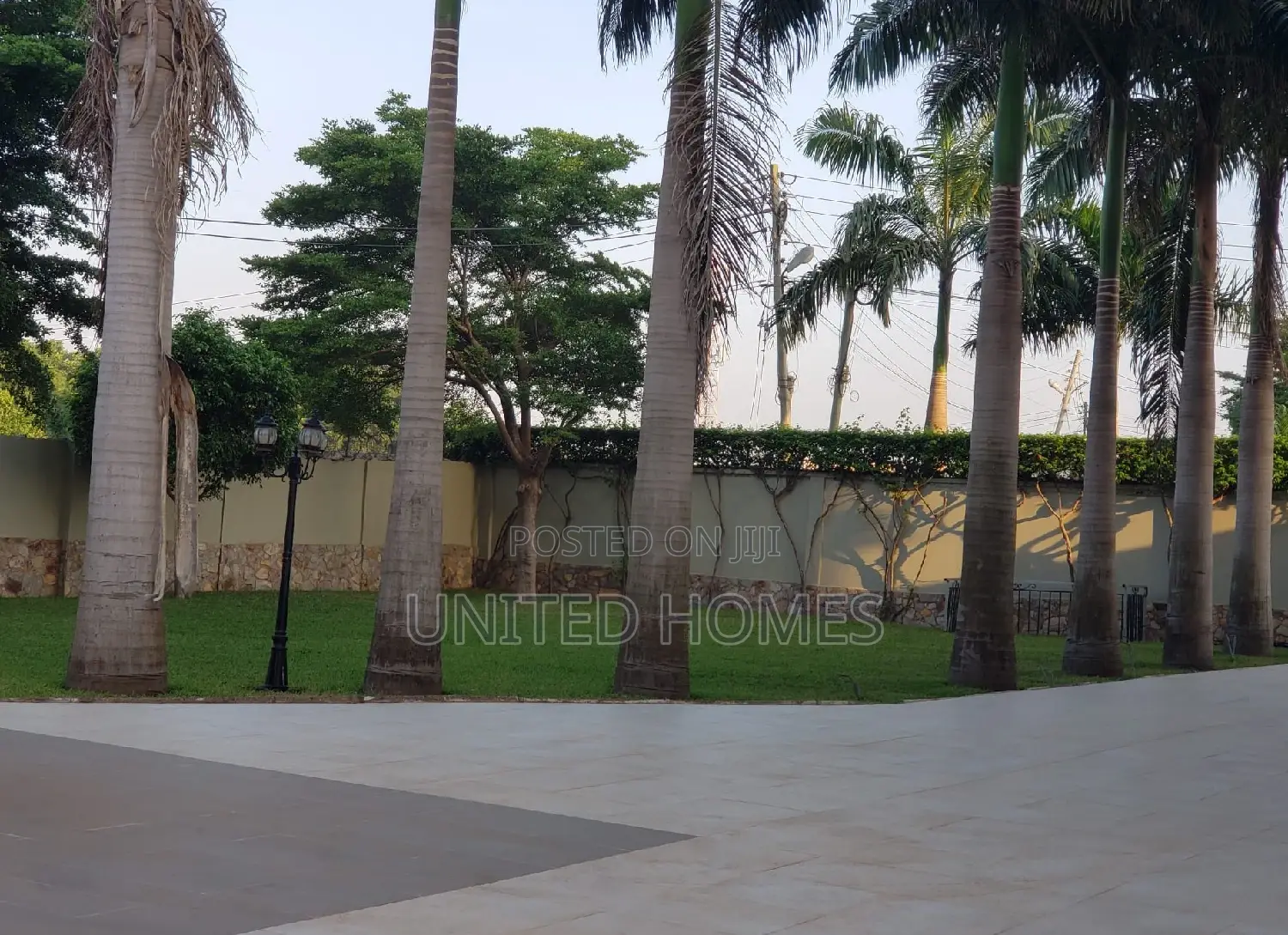 7bdrm House in Adjiriganor for Sale