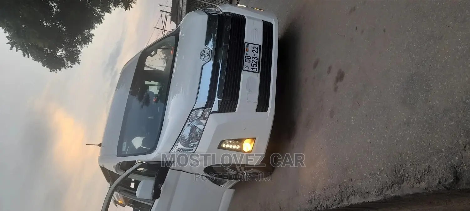 Minivans for Rent for Short or Long Term Rentals in Ghana