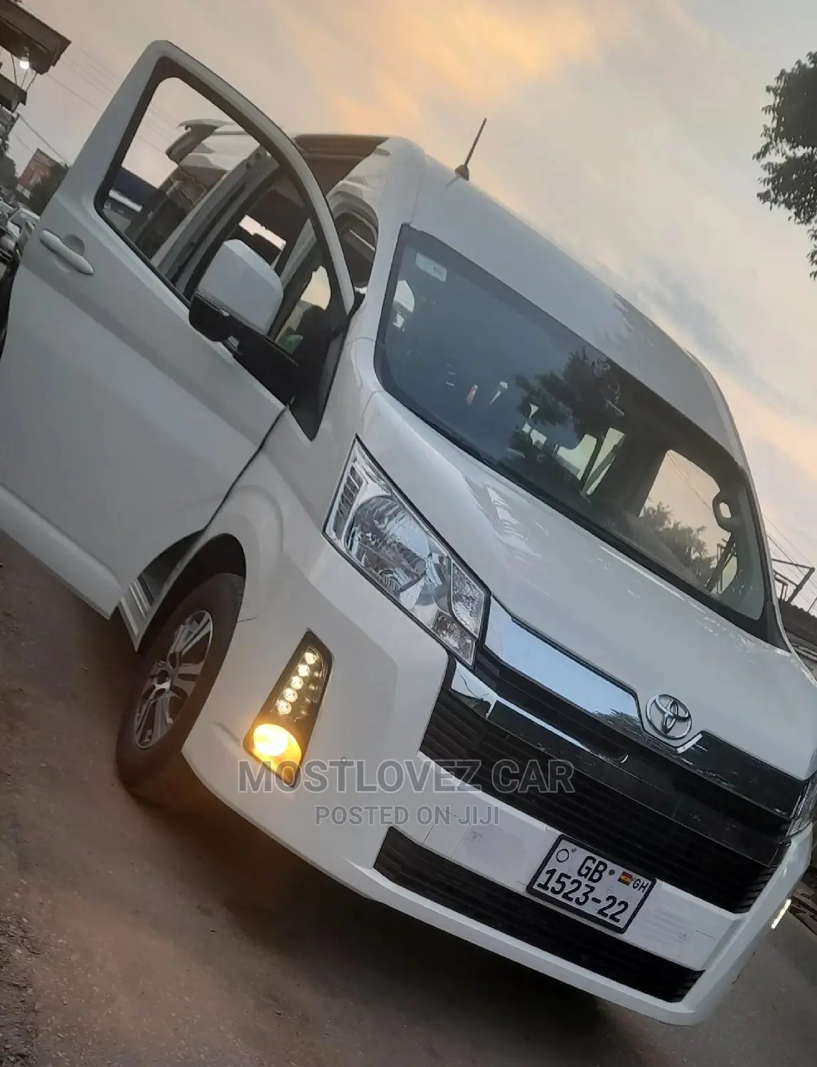 Minivans for Rent for Short or Long Term Rentals in Ghana
