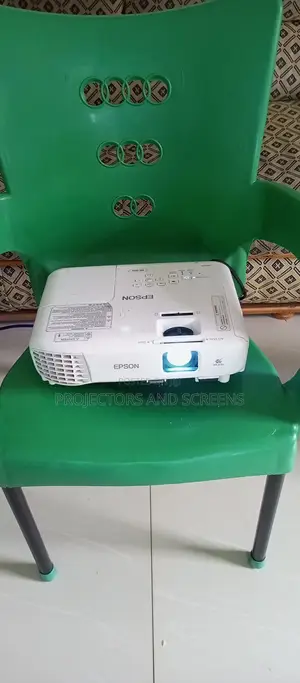 Projector and Projector Screen Rent(Amount Per Use/Day