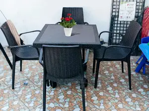 Glenda 4 Chairs Dining Set and Table