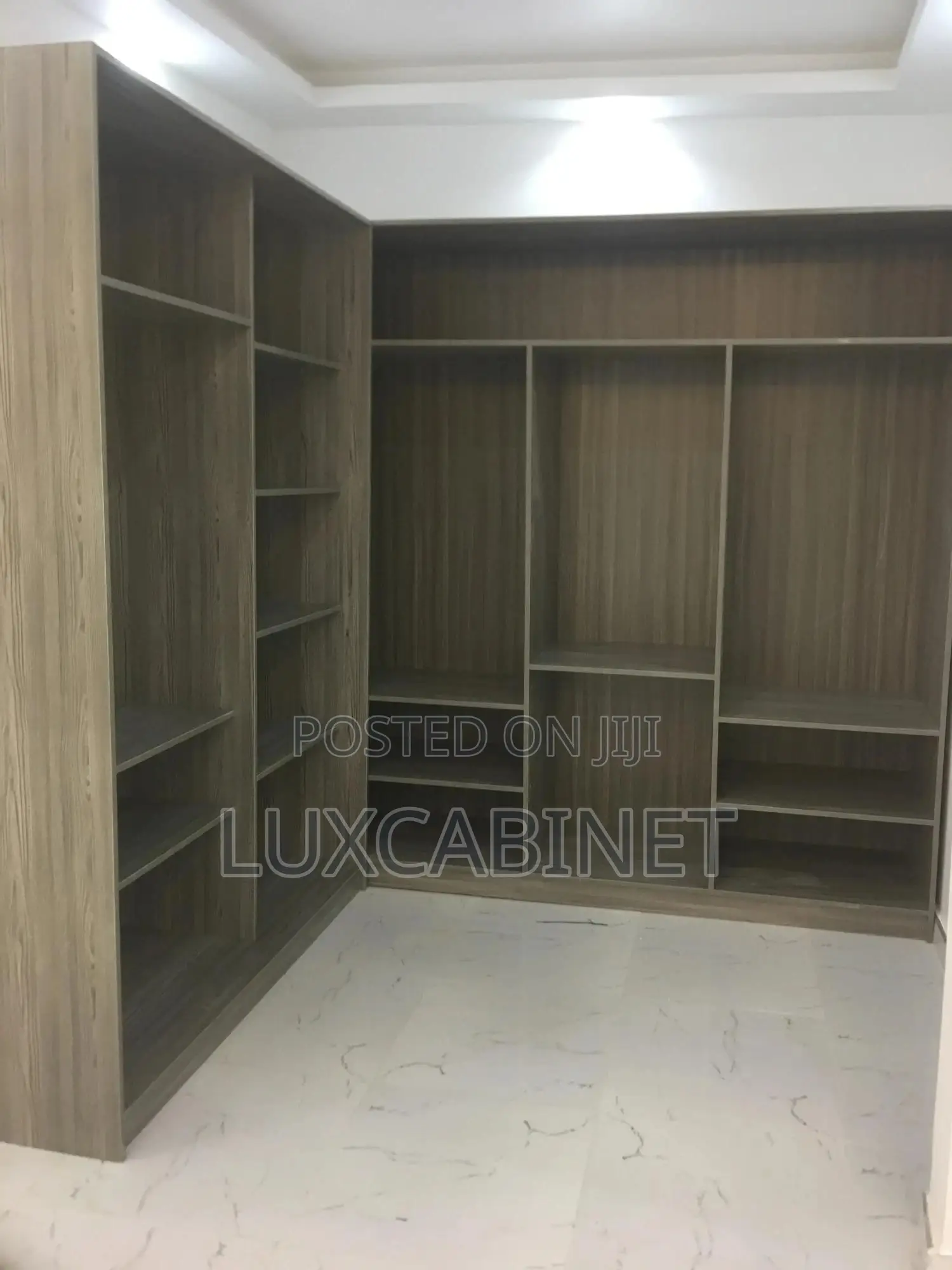 Nice Walk-In Closet’S