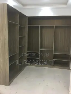Nice Walk-In Closet’S