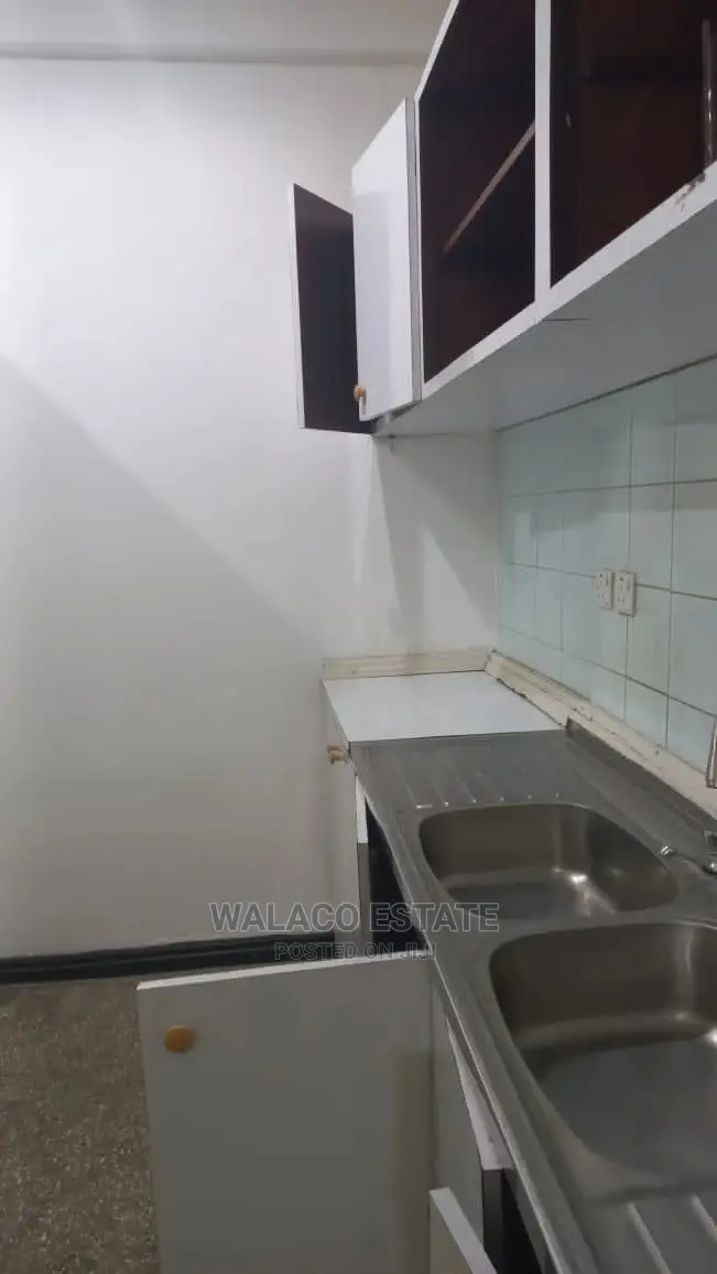 4 Rooms Commercial Property for Rent