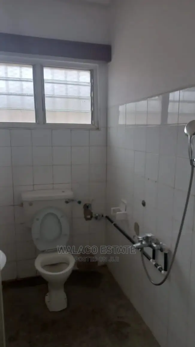 4 Rooms Commercial Property for Rent
