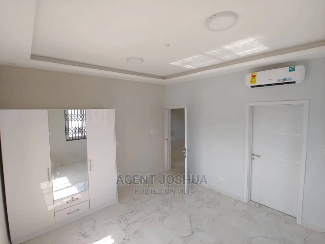 4bdrm House in Manet Court Estate, Airport Residential Area for rent