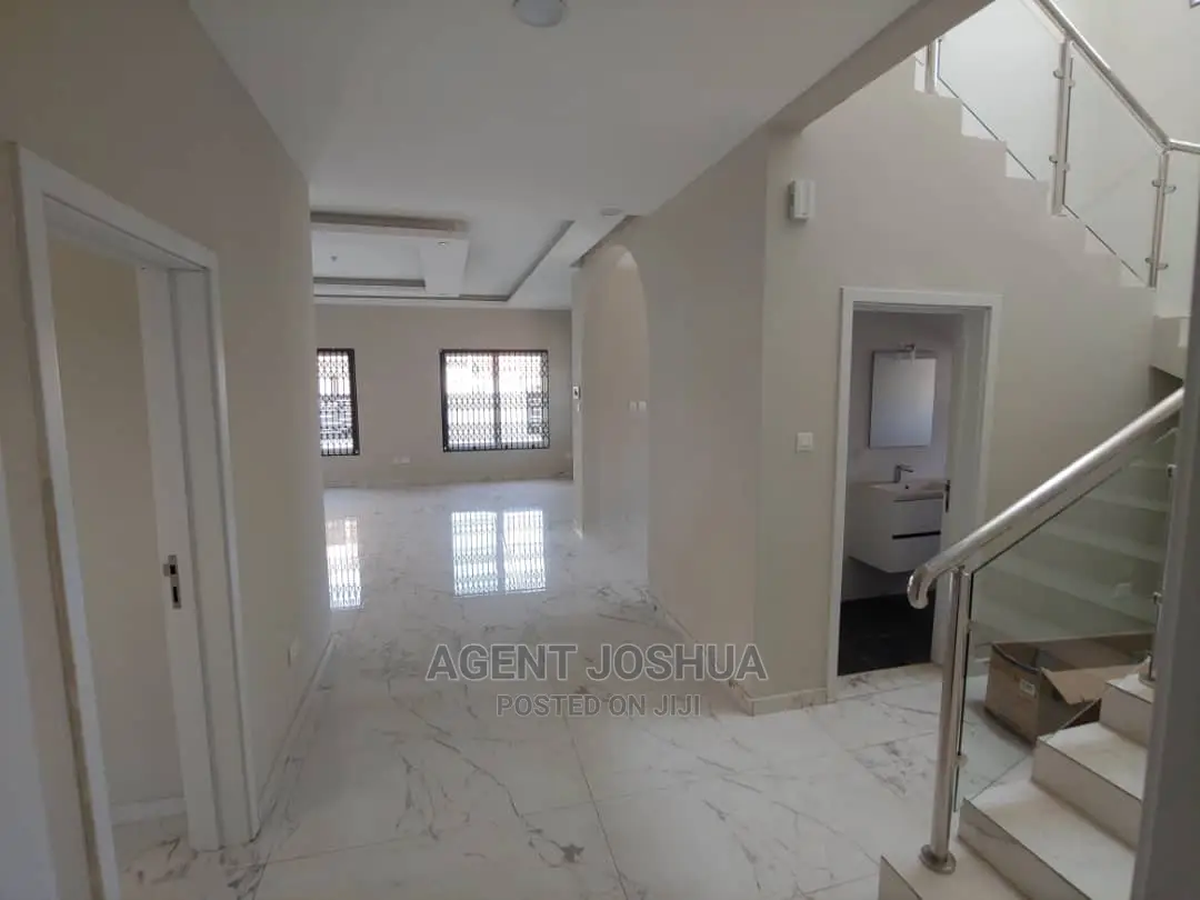 4bdrm House in Manet Court Estate, Airport Residential Area for rent