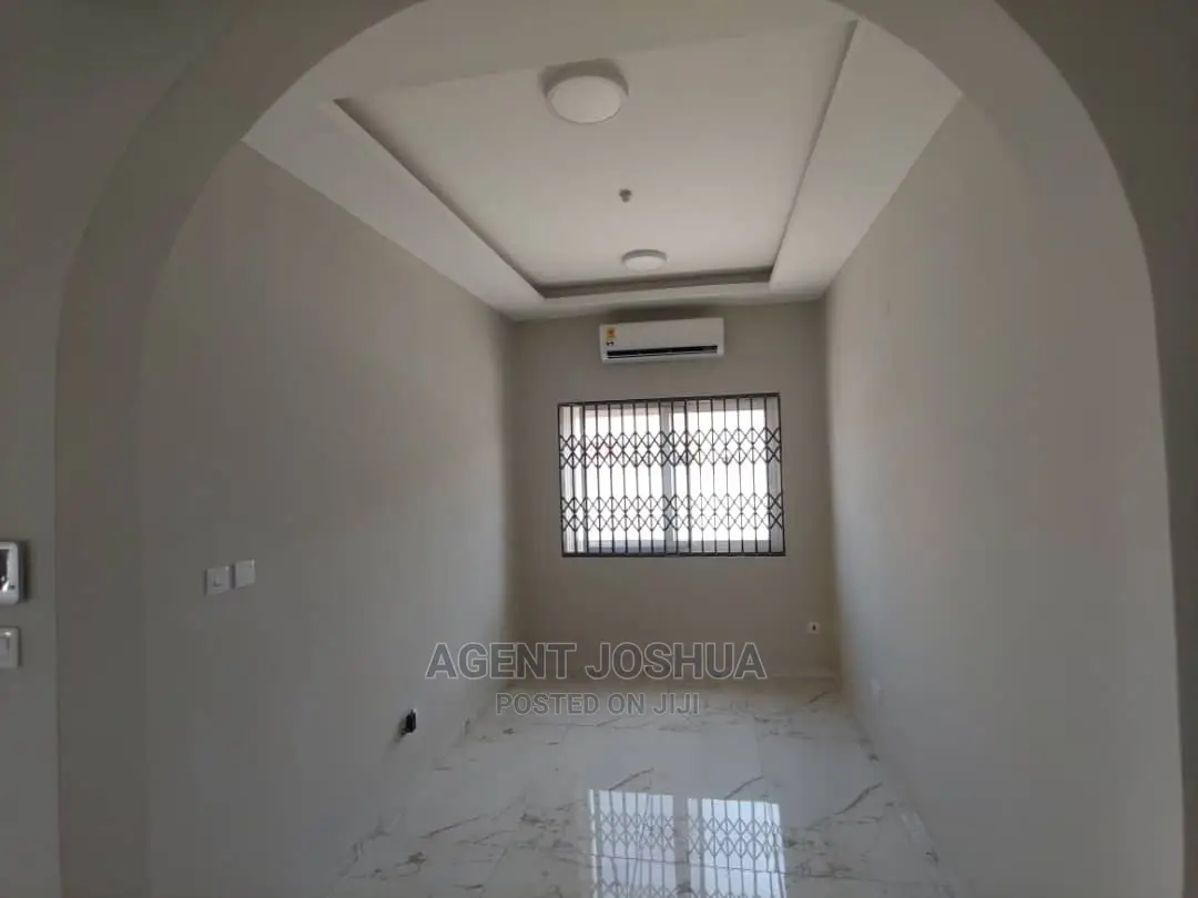 4bdrm House in Manet Court Estate, Airport Residential Area for rent