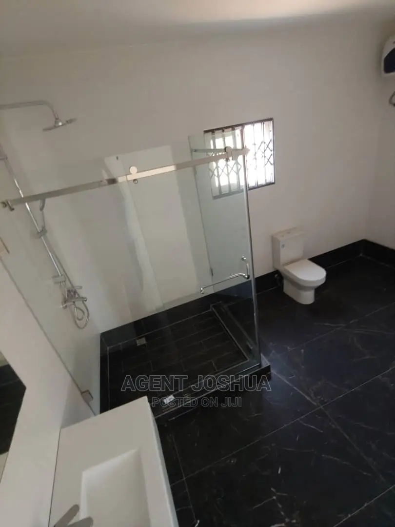 4bdrm House in Manet Court Estate, Airport Residential Area for rent