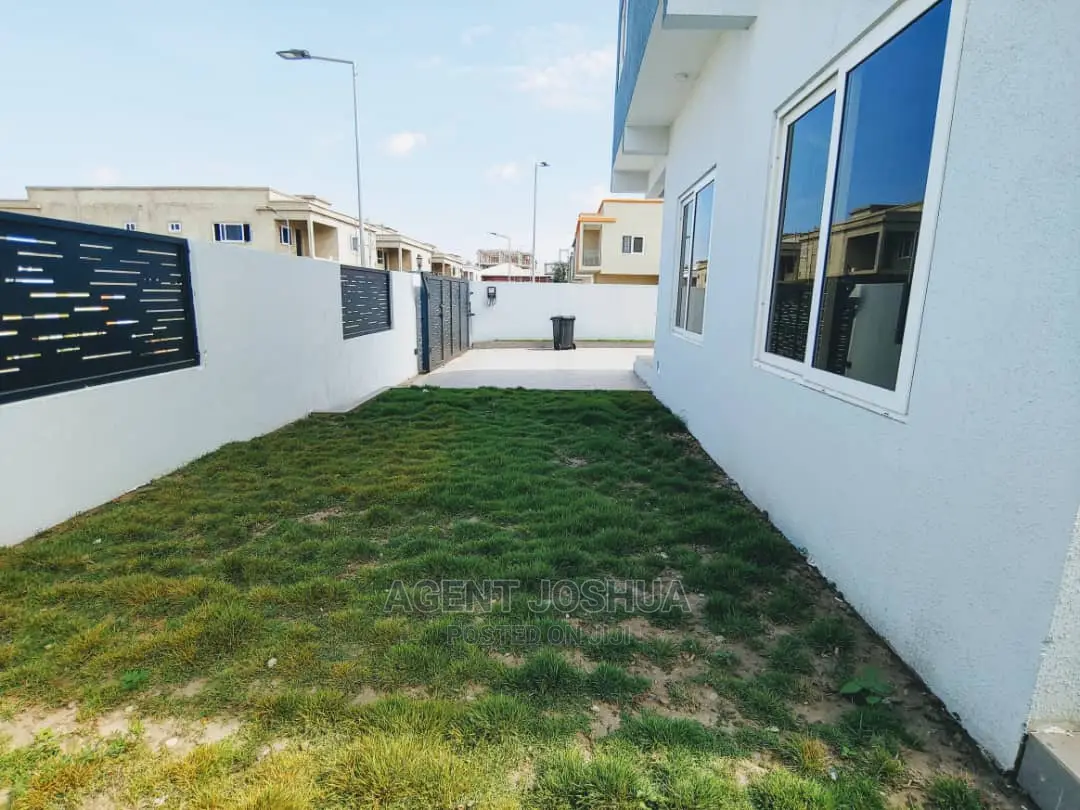 4bdrm House in Manet Court Estate, Airport Residential Area for rent
