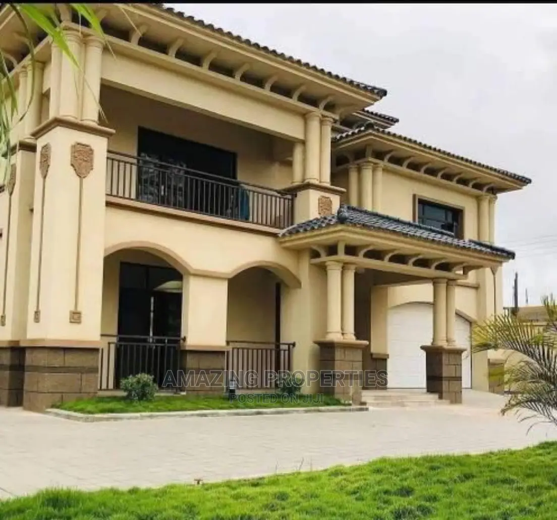 4bdrm House in Adjiriganor for Sale