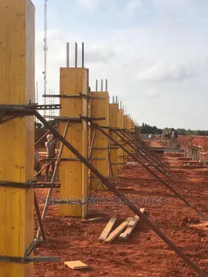 Pillars/Adjustable Moulds/Coulmns/Yellowboard/Formwork