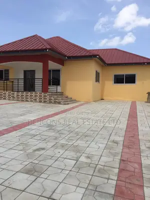 3bdrm Mansion in De-Icons Real Estate, Awutu Senya East Municipal