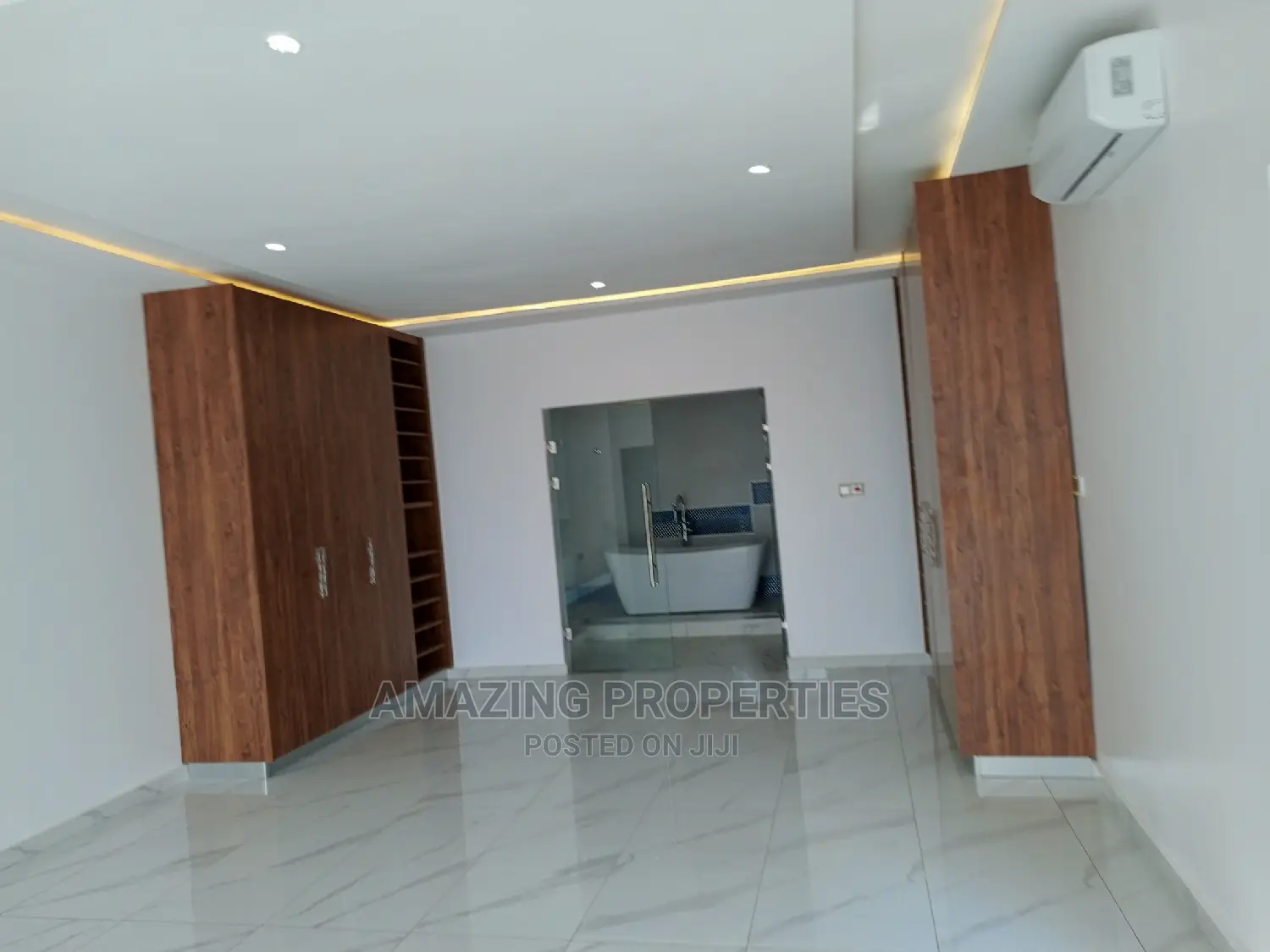 4bdrm House in East Legon, Spintex for Sale