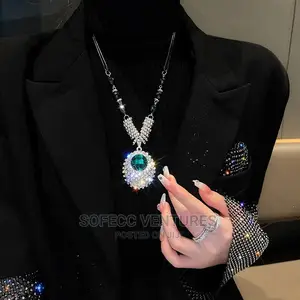 Oval Diamond Crystal Necklace / High-End Dinner Necklace